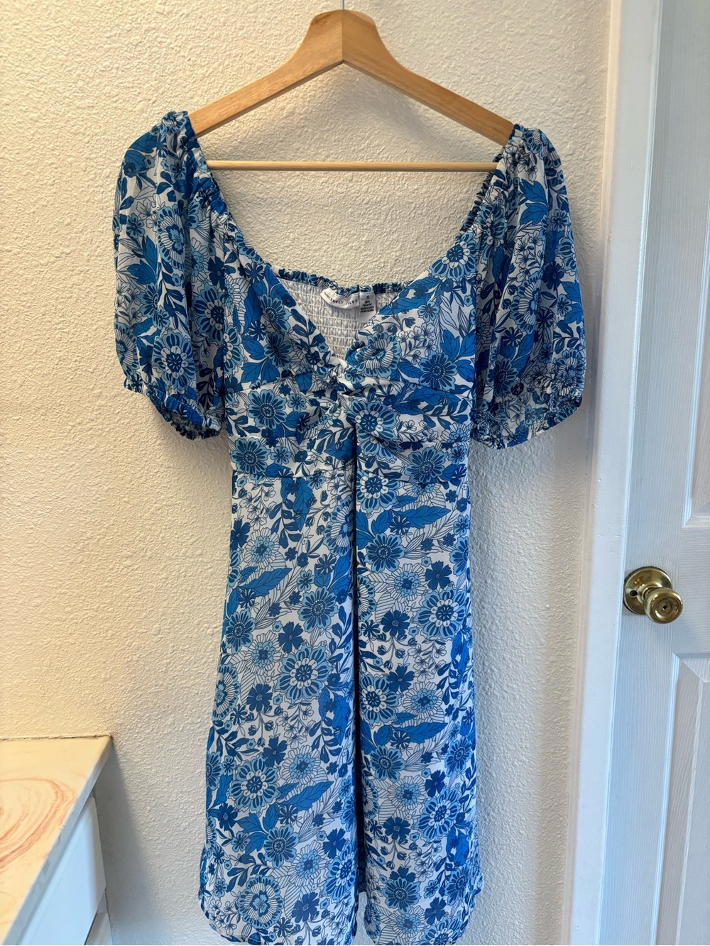 Sincerely Jules Blue and White Floral Knot-Front Dress
